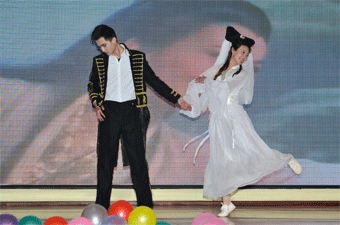 自信舞動(dòng)青春 激情點(diǎn)燃夢想